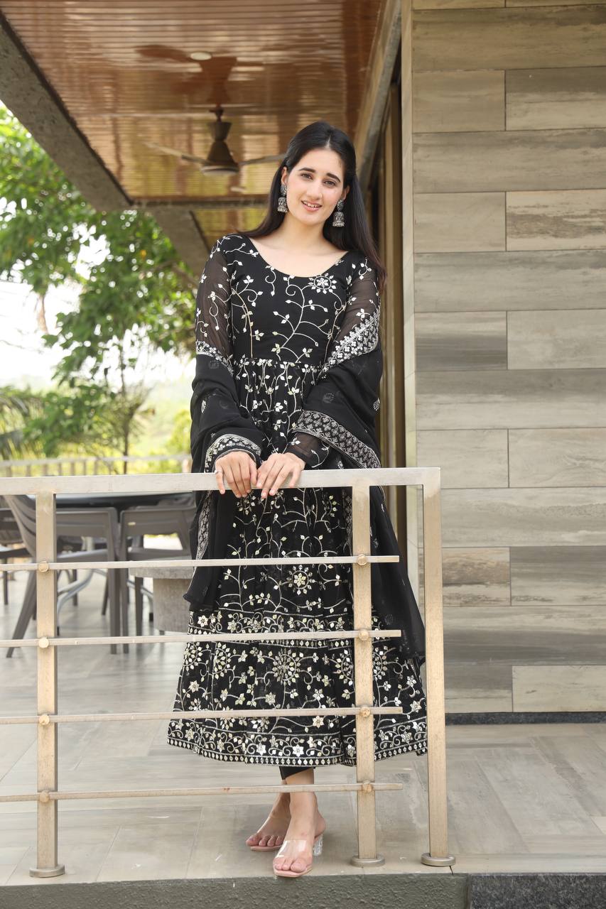 Black Georgette Heavy Embroidered Kali-Cut Anarkali Suit Set